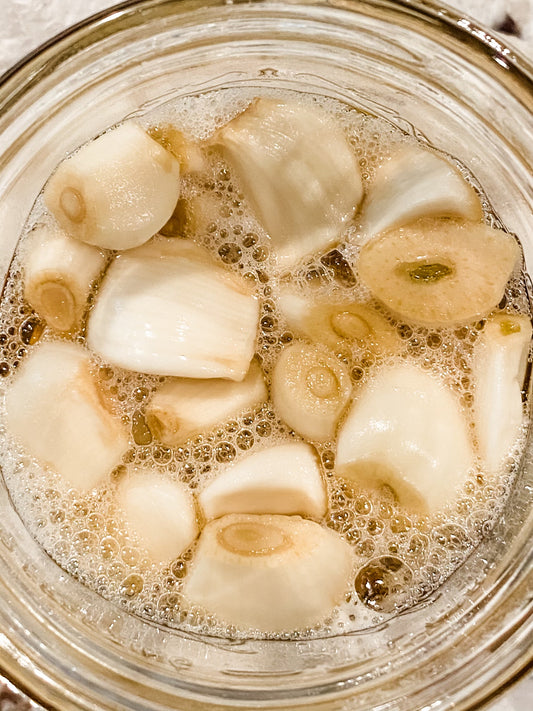 How To Make Fermented Garlic + Its Benefits