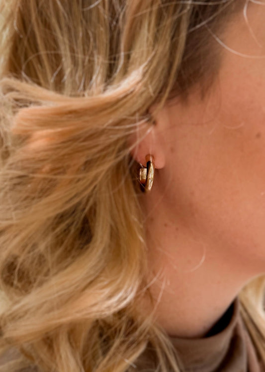 Classic Hoop Earrings- 3/4"