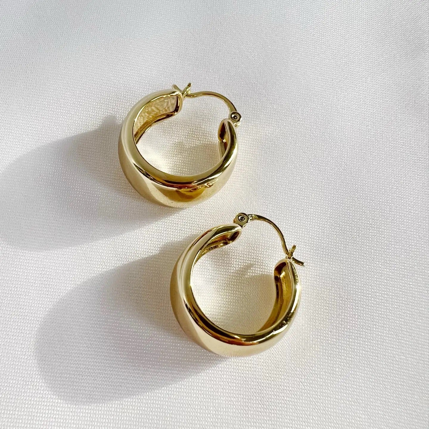 Noah Chunky Hoops | Gold Filled